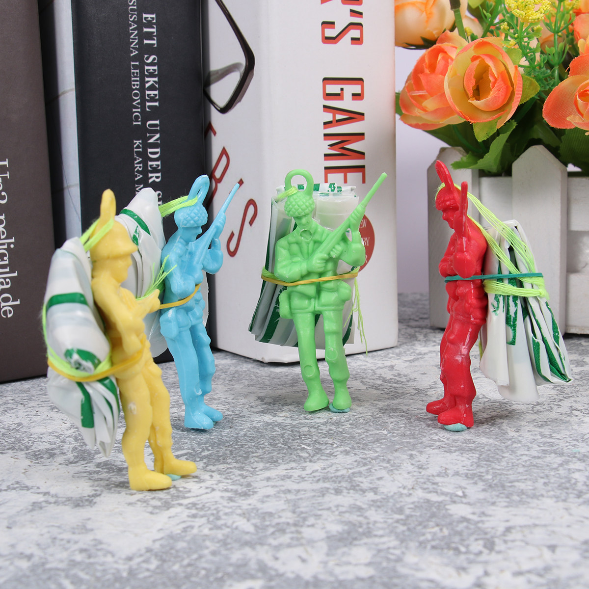 Kids Outdoor Education - 10Pcs Soldier Parachute Man Hand Throwing